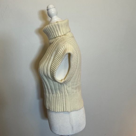 Dèluc Ivory Ribbed Turtleneck Sleeveless Sweater Top – Size XS - Picture 4 of 7